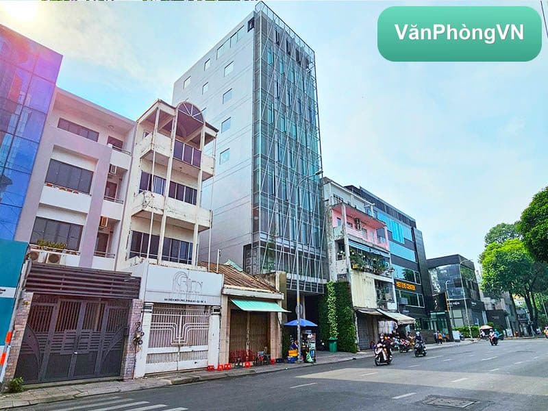 Platinum Building thumbnail 2